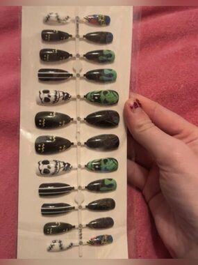 Disney Black, Green & White Halloween Skull Press-On Nails